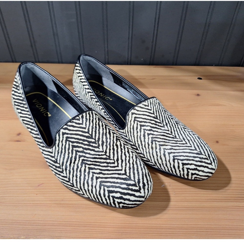 Vionic Willa Loafers Womens 7 Black White Chevron Calf Hair Pointed Toe Flats